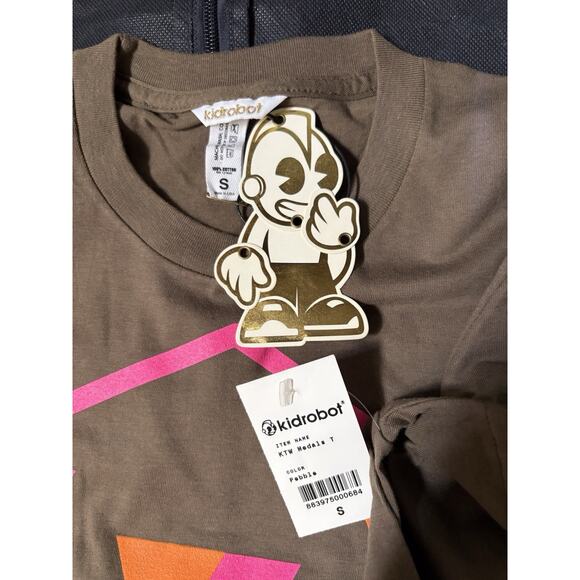 Vintage KidRobot Baby Tee T-shirt Womens Size Small KTR Medala Graphic artsy - Picture 2 of 7